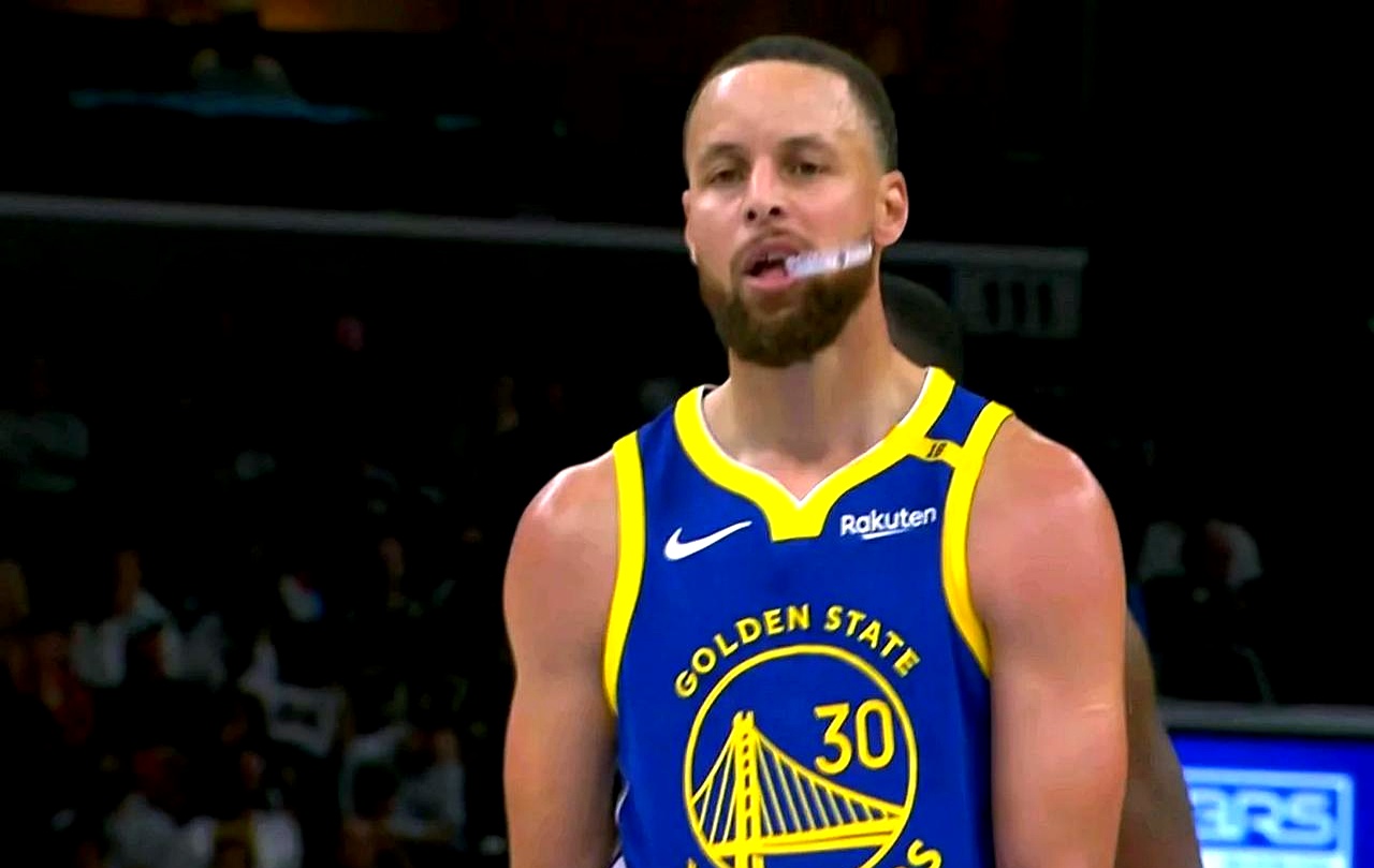 球速体育入口-库里重要时刻比赛局势复杂，瑞士队带队取胜！